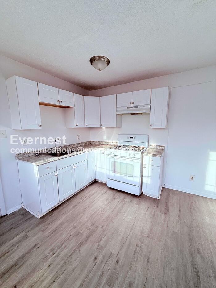 14439 Kent St - Photo 3 of 18