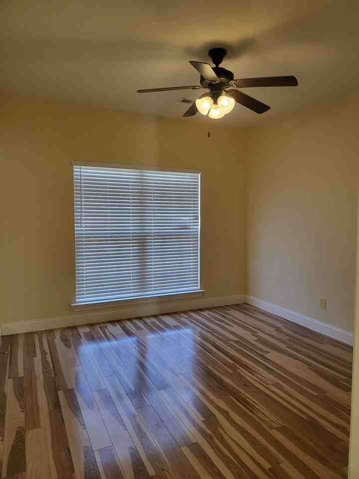 316 Rowlette Cir #1 - Photo 4 of 10