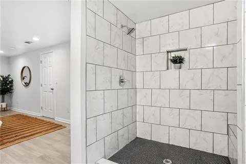 872 Glenway Dr #NA - Photo 5 of 10