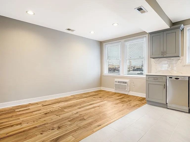 1816 N Croskey St #NA - Photo 5 of 5