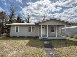 featured image of 898 Se Saint Johns St #NA