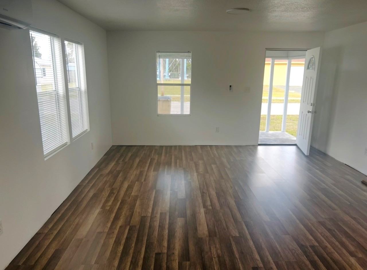 898 Se Saint Johns St #NA - Photo 3 of 6