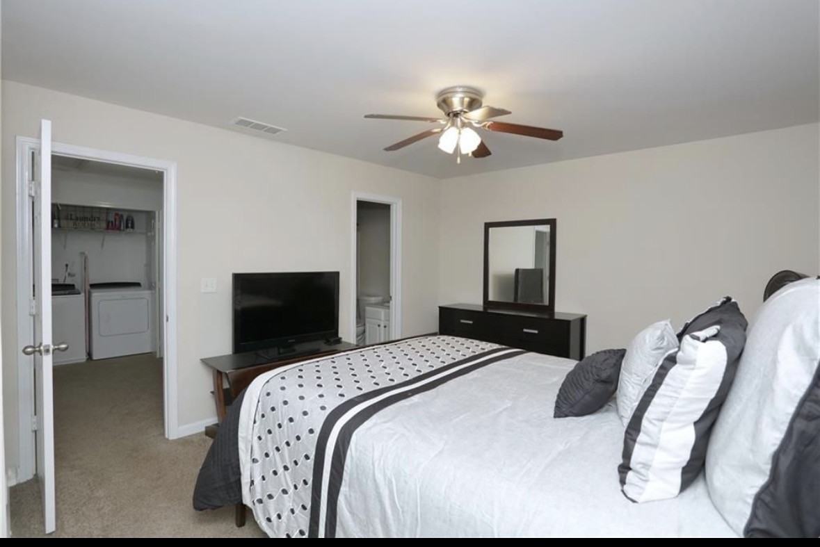 722 Crestwell Cir Sw #722 - Photo 4 of 8