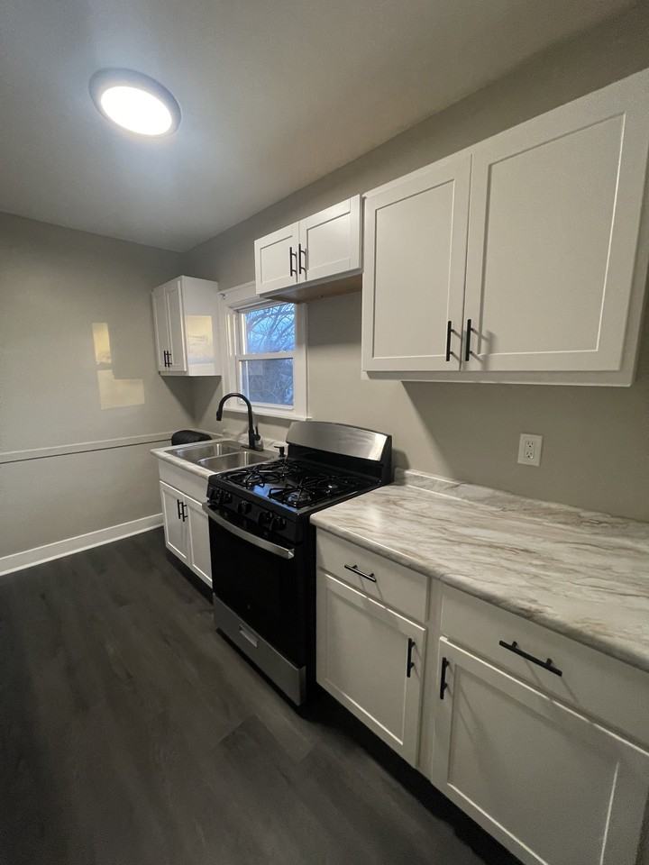 6520 Jefferson Ave #3S - Photo 2 of 8