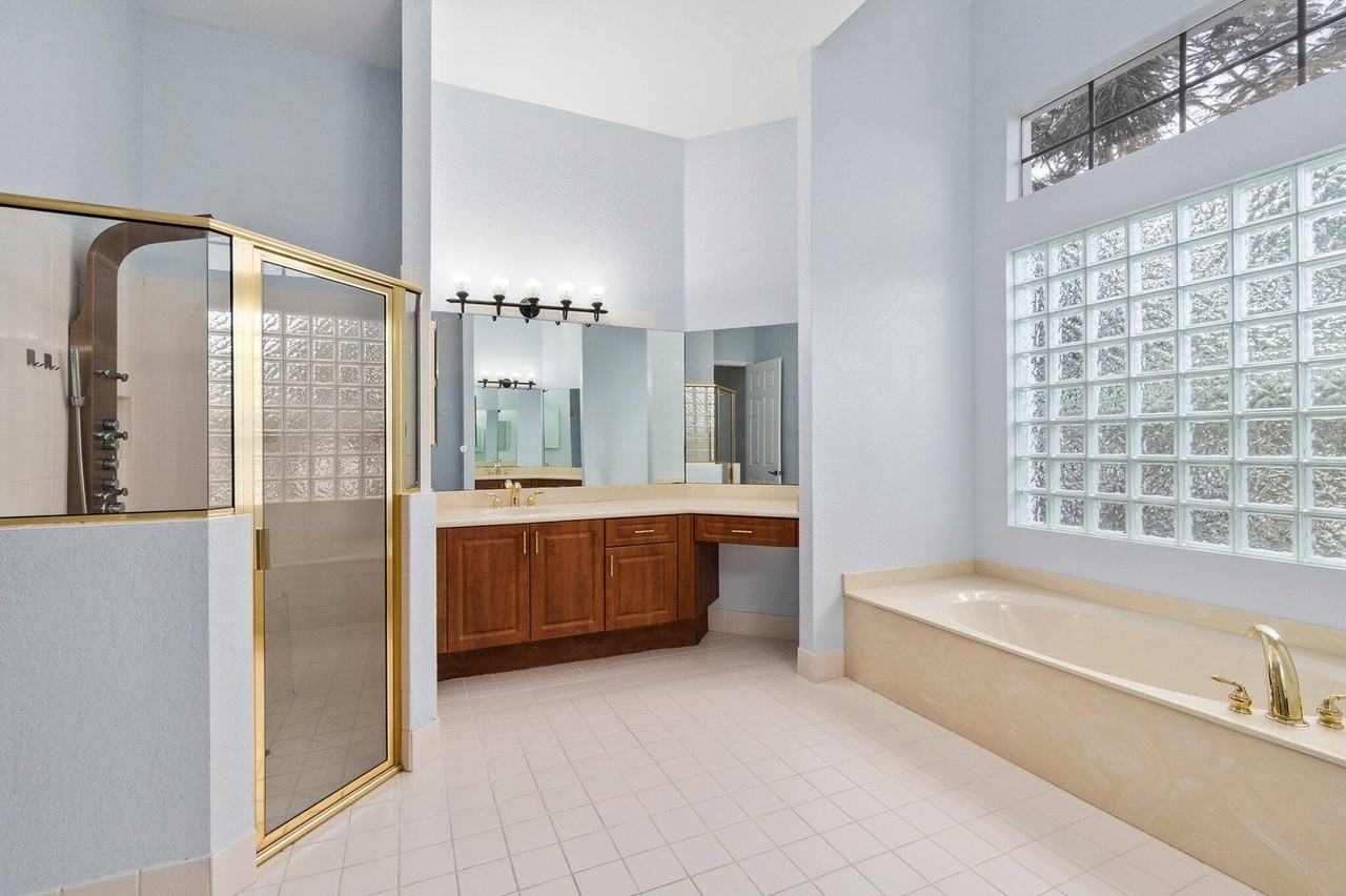 104 Nw Rockbridge Ct #NA - Photo 7 of 19