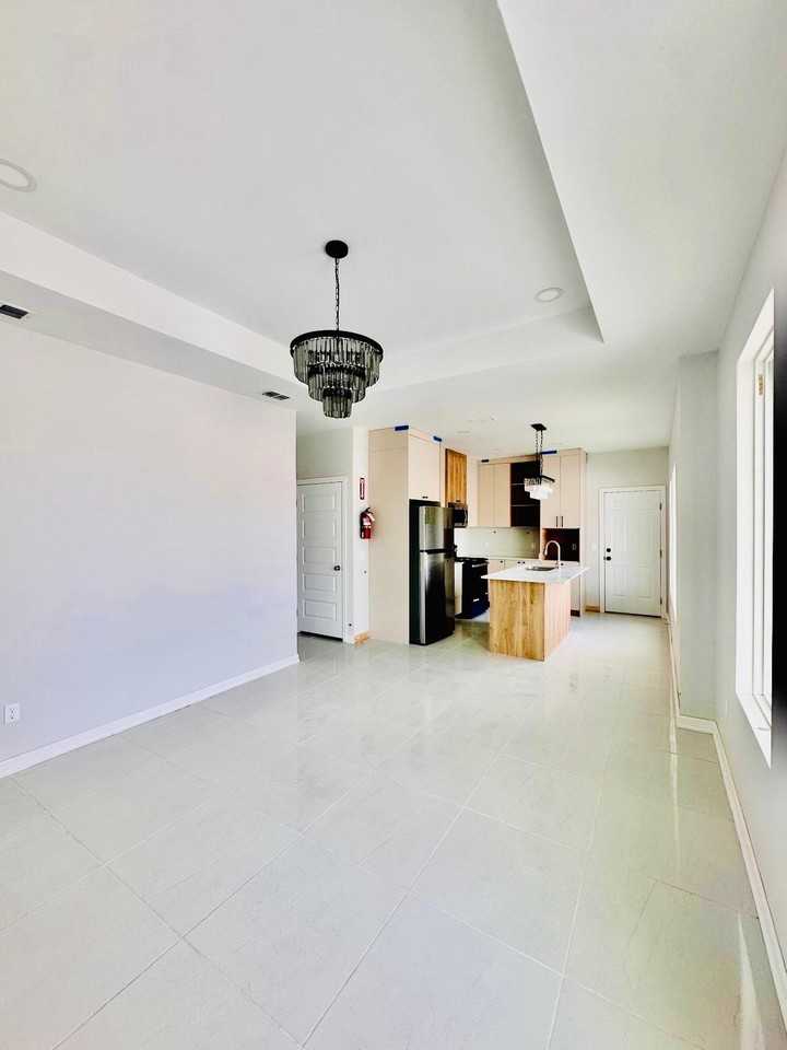 4225 Heron Ave #3 - Photo 2 of 14