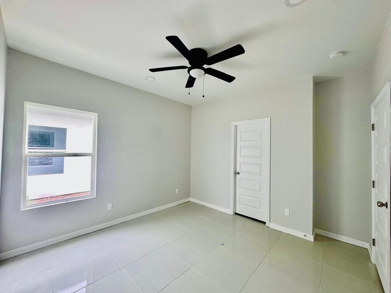 4225 Heron Ave #3 - Photo 4 of 14