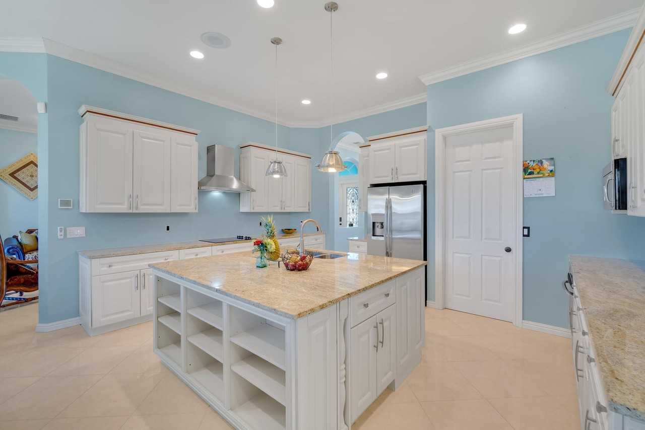 2650 Sw Calder St #NA - Photo 3 of 16