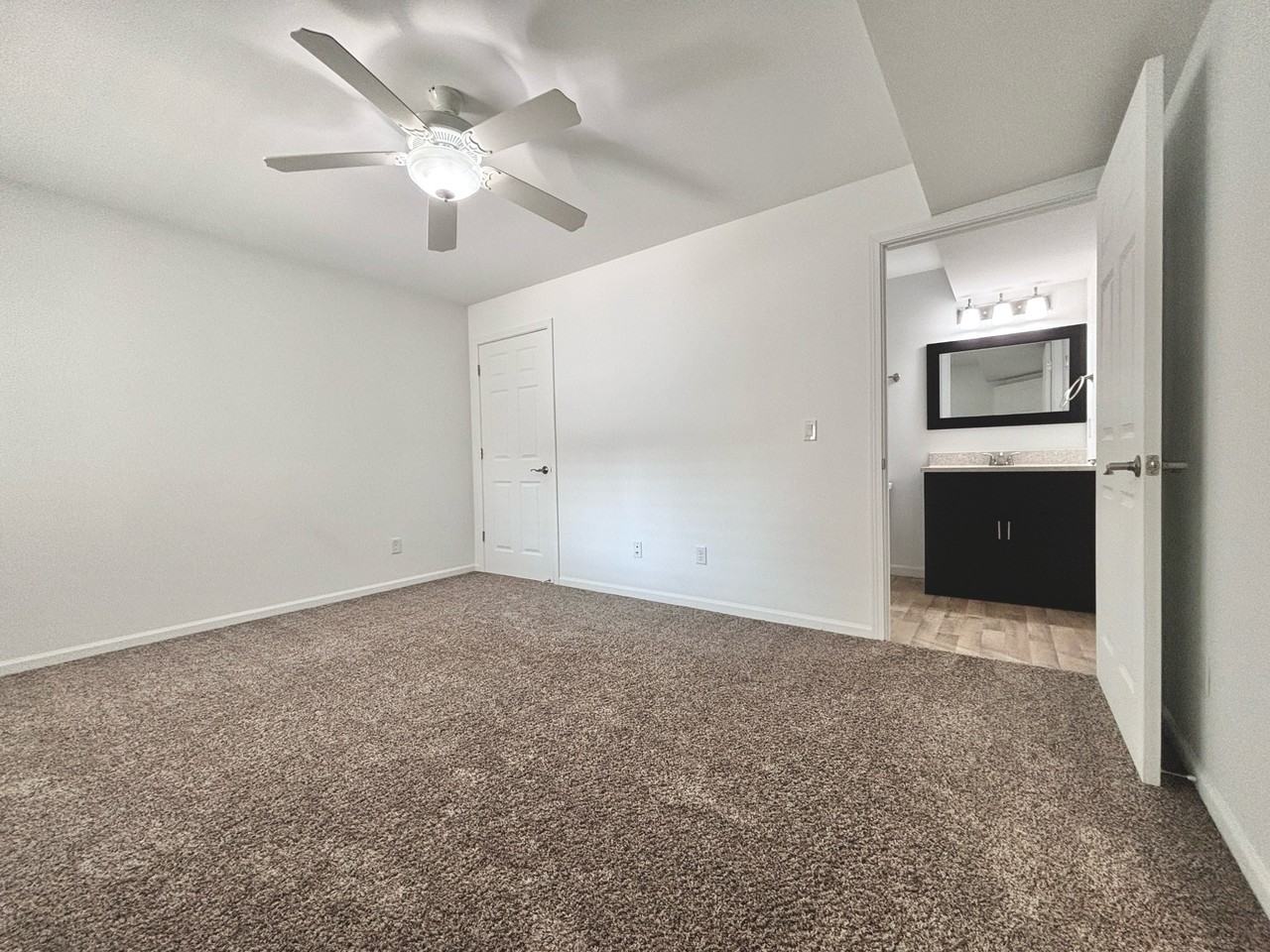 100 Gethings Cir #604 - Photo 3 of 11