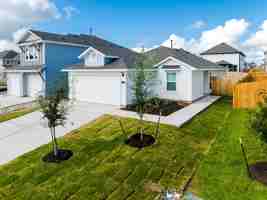 featured image of 105 Crescent St #NA