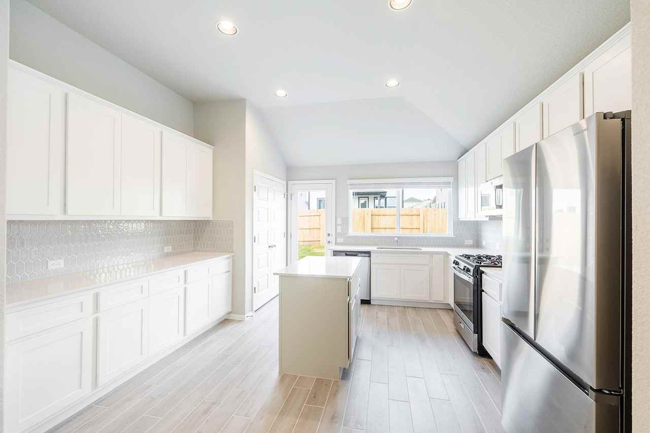 105 Crescent St #NA - Photo 5 of 18