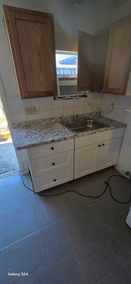 1807 Maple Dr #NA - Photo 3 of 13