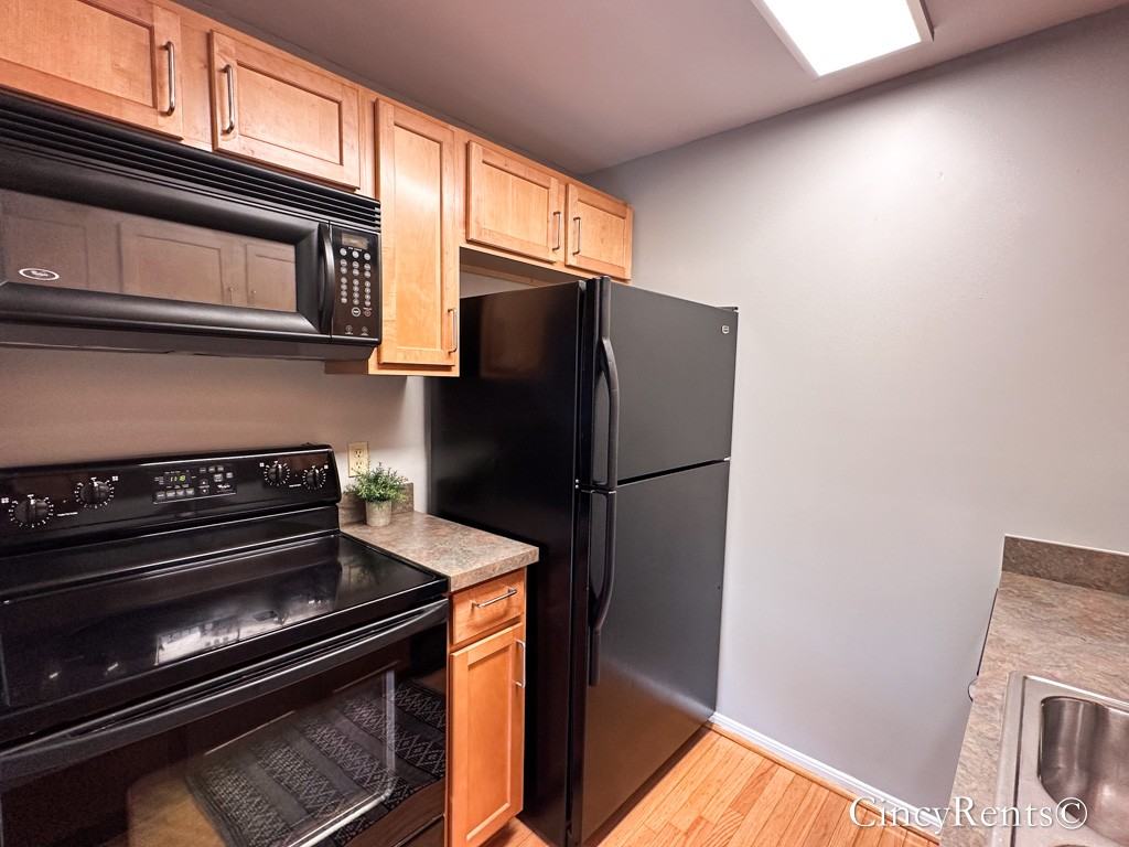 2126 Fulton Ave #6 - Photo 4 of 24