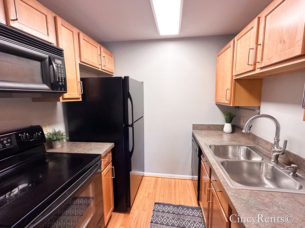 2126 Fulton Ave #6 - Photo 6 of 24