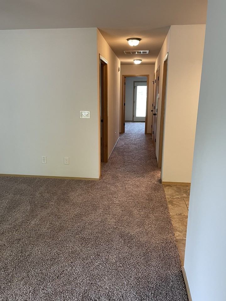 2103 N 52nd St - Photo 4 of 8