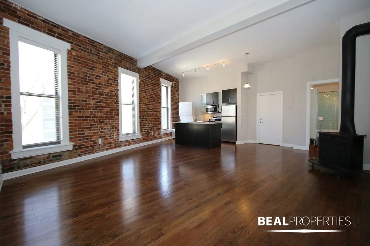 2220 N Clark St #301 - Photo 6 of 8