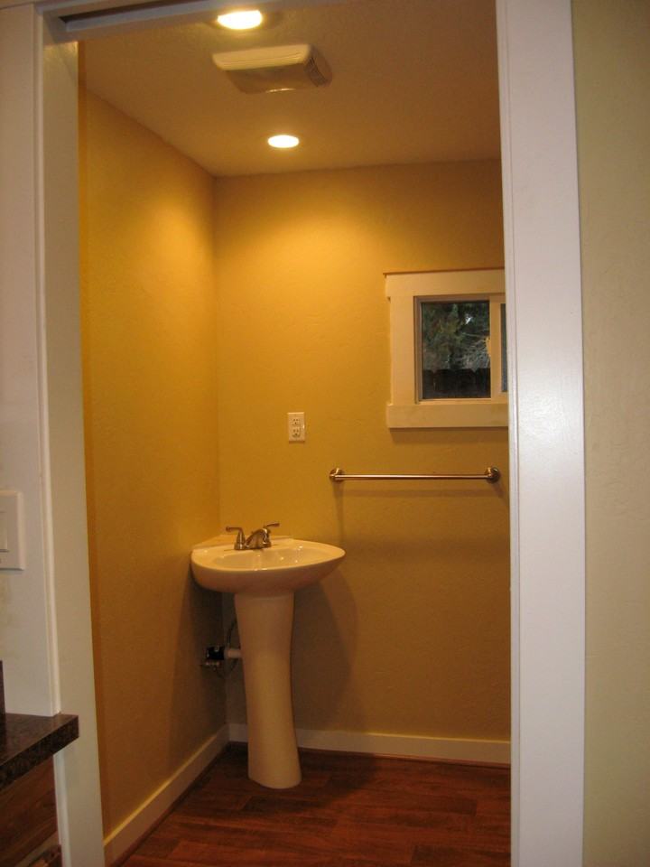 215 1/2 Vancouver Ave #NA - Photo 7 of 13