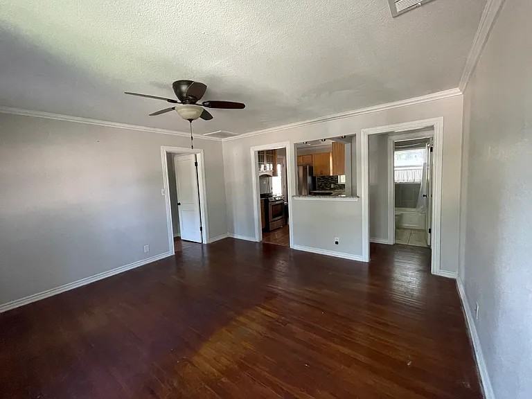 4300 Valentine St #NA - Photo 5 of 17