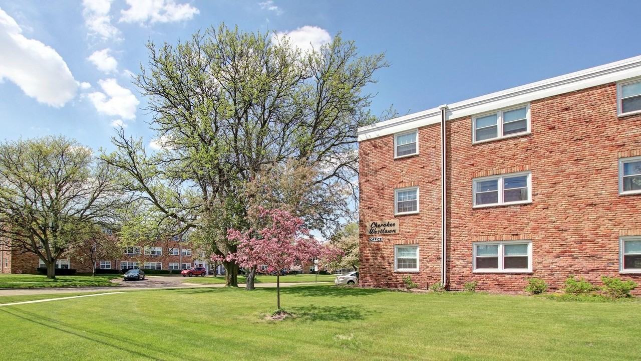 522 Cherokee St - Photo 2 of 4