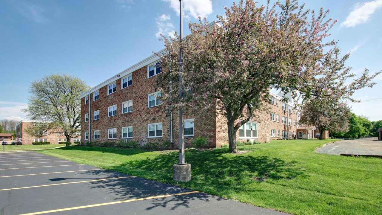 522 Cherokee St - Photo 3 of 4