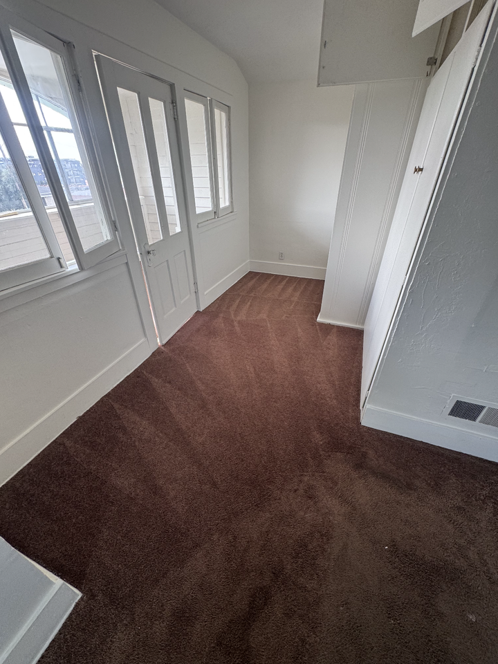 2307 E 5th St #1-2 - Photo 4 of 8