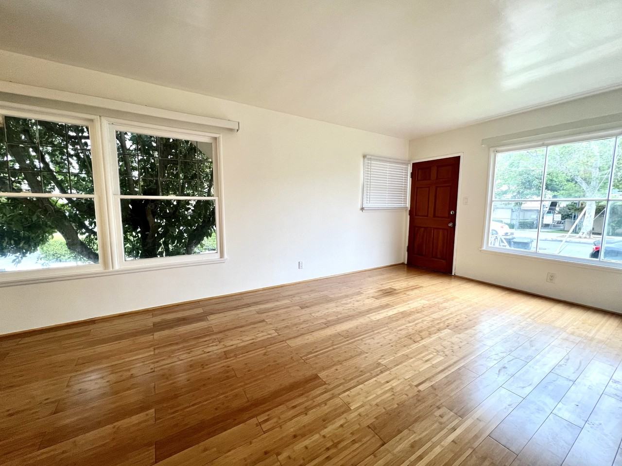 526 N Van Ness Ave #1 - Photo 2 of 11