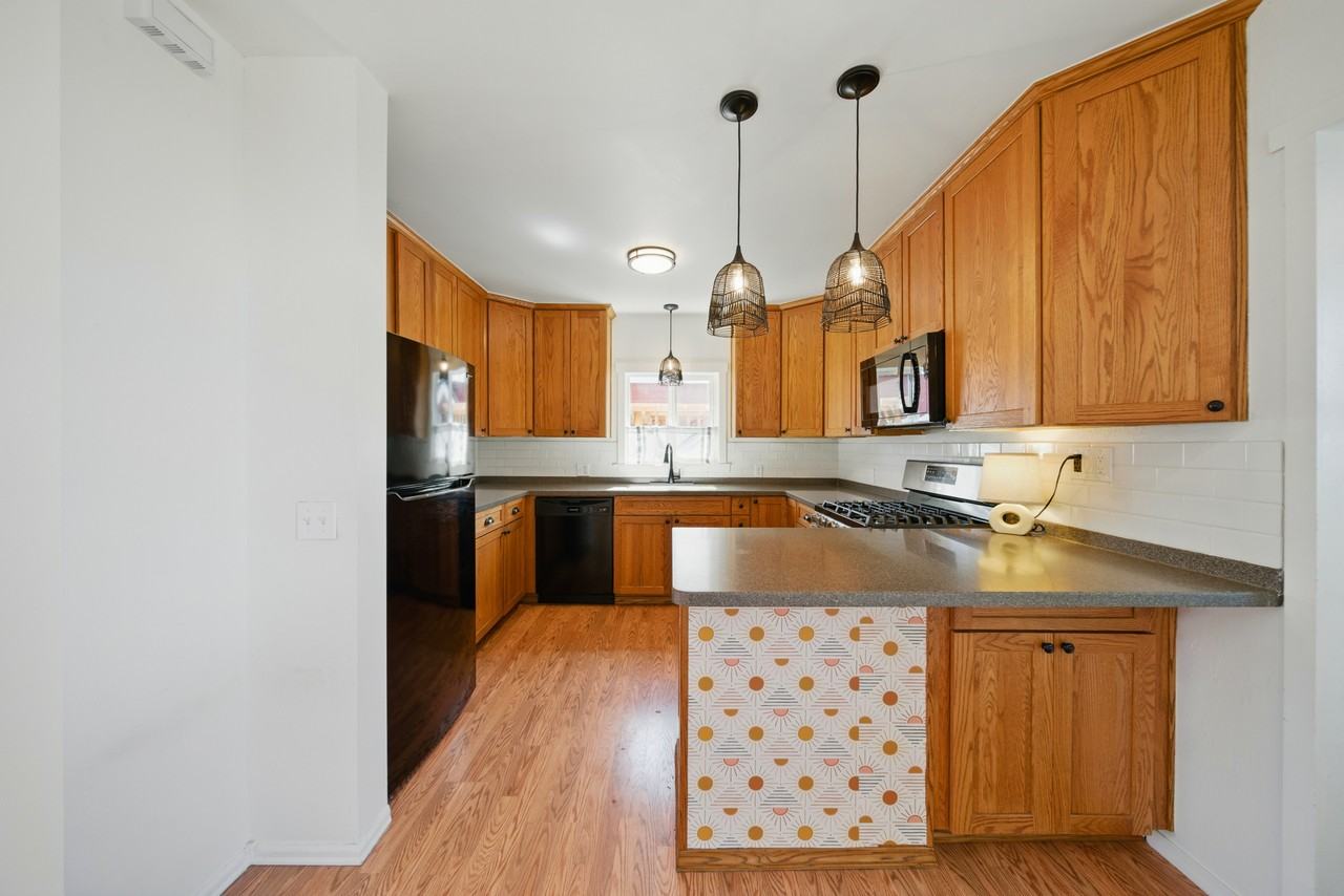 671 Nw Evans Ave #NA - Photo 5 of 16