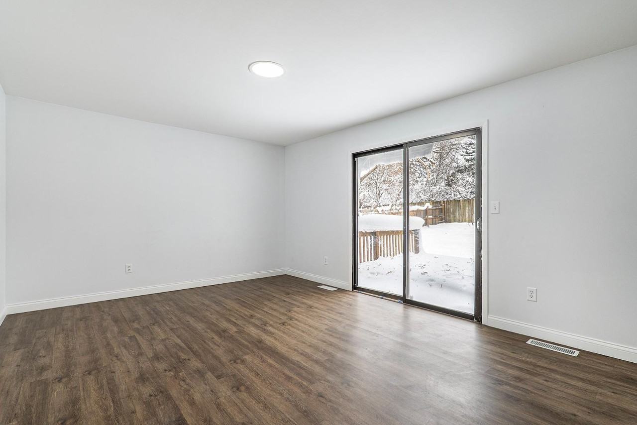 2243 Saginaw Rd Se - Photo 6 of 20