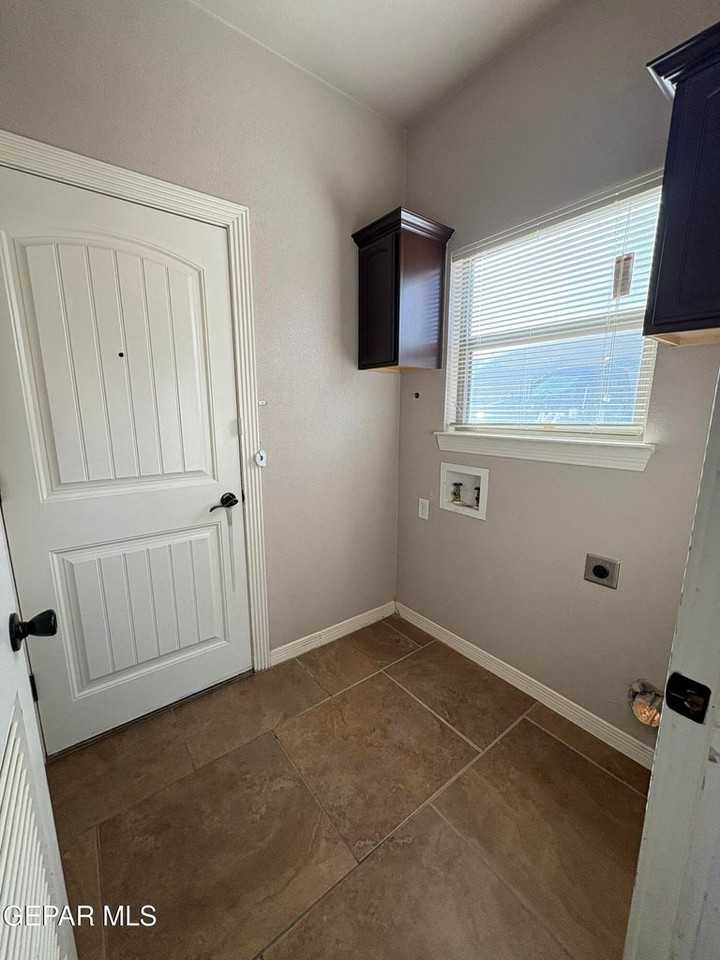 2893 Pasillo Rock Pl #4 - Photo 7 of 50