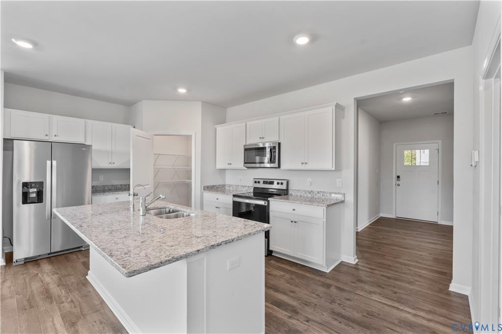 11140 Chappell Creek Cir - Photo 3 of 20