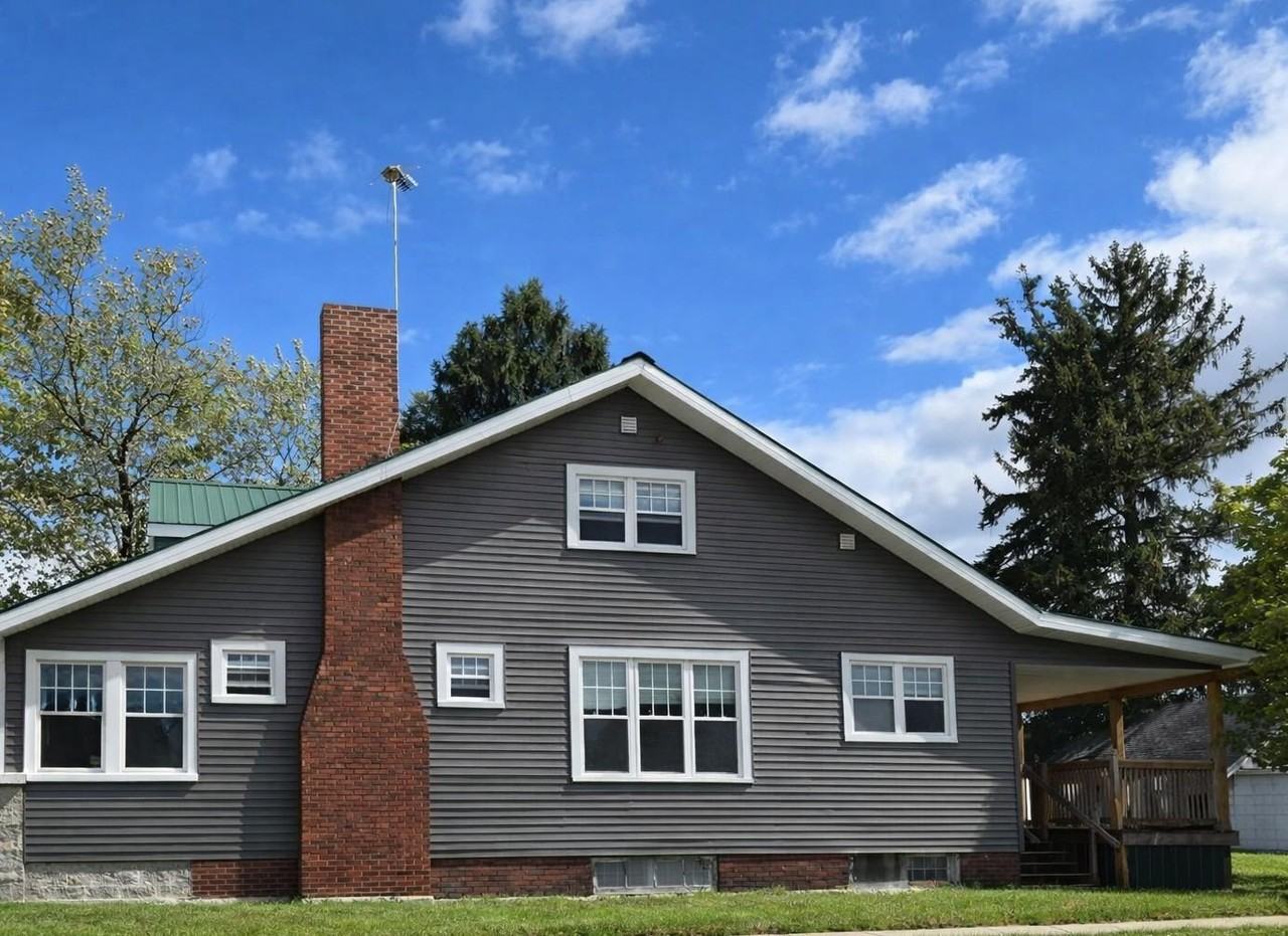 2057 Maple Ave - Photo 3 of 12