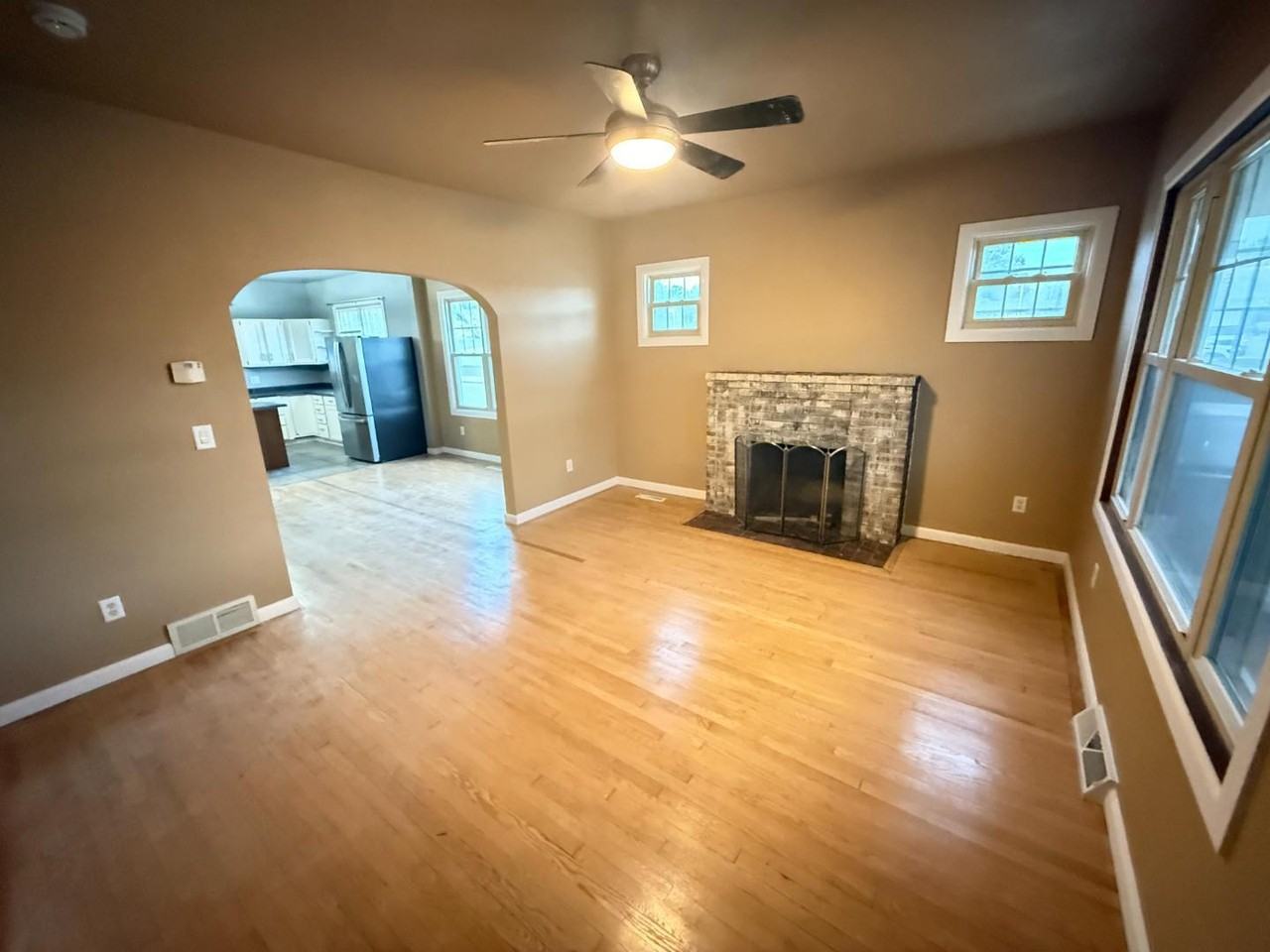 2057 Maple Ave - Photo 5 of 12