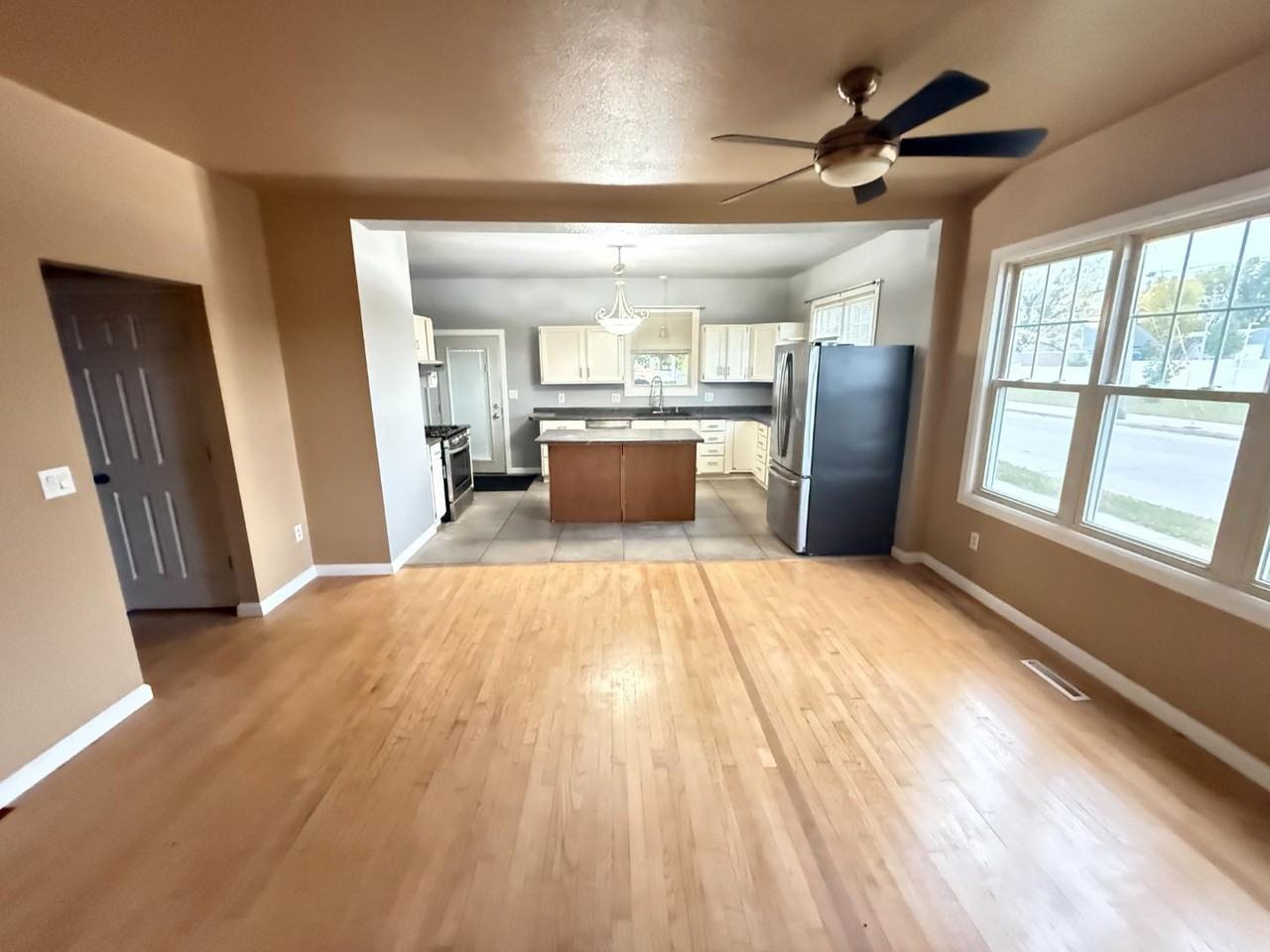 2057 Maple Ave - Photo 6 of 12