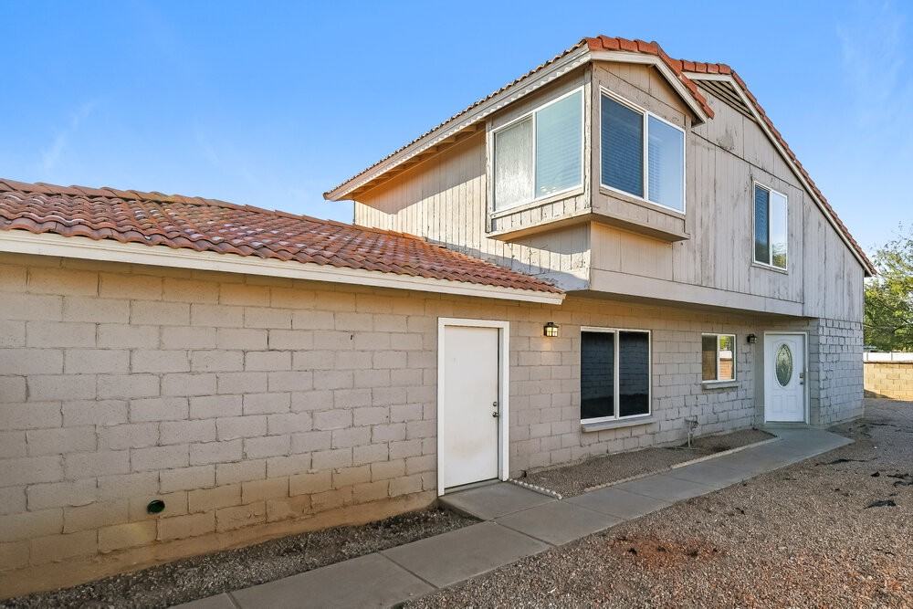 2718 W Brooks St - Photo 5 of 17