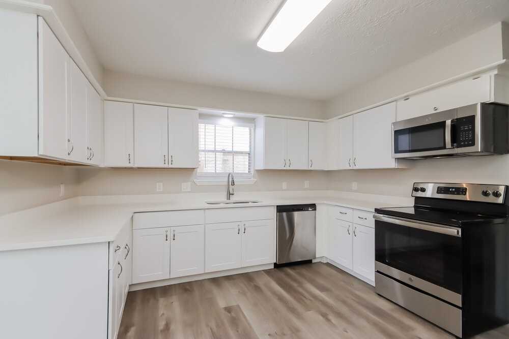 1807 Hamlin Valley Dr - Photo 7 of 17