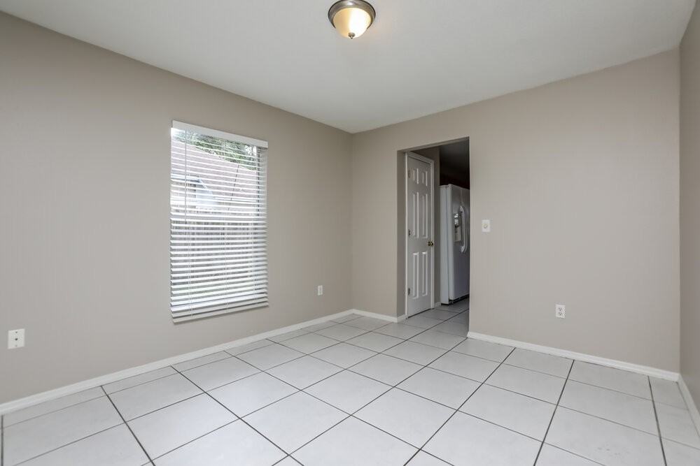 1018 Corkwood Dr - Photo 6 of 17