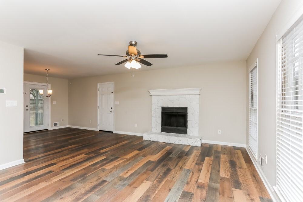 430 Ashley Way - Photo 5 of 17