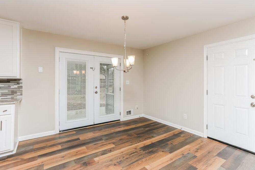 430 Ashley Way - Photo 7 of 17