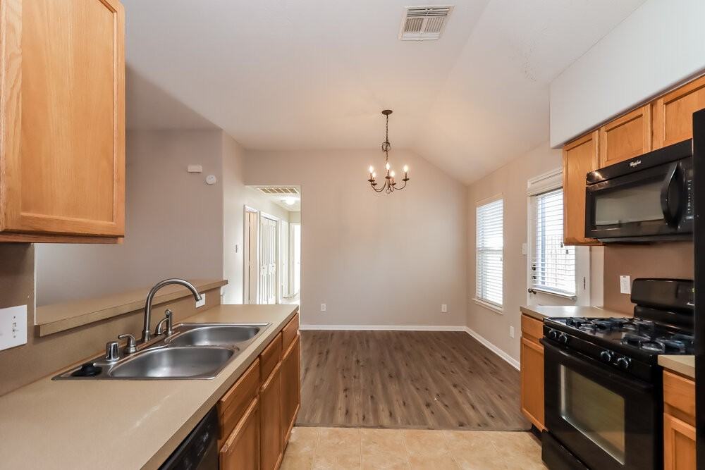 7122 Aurora Falls Ln - Photo 6 of 16