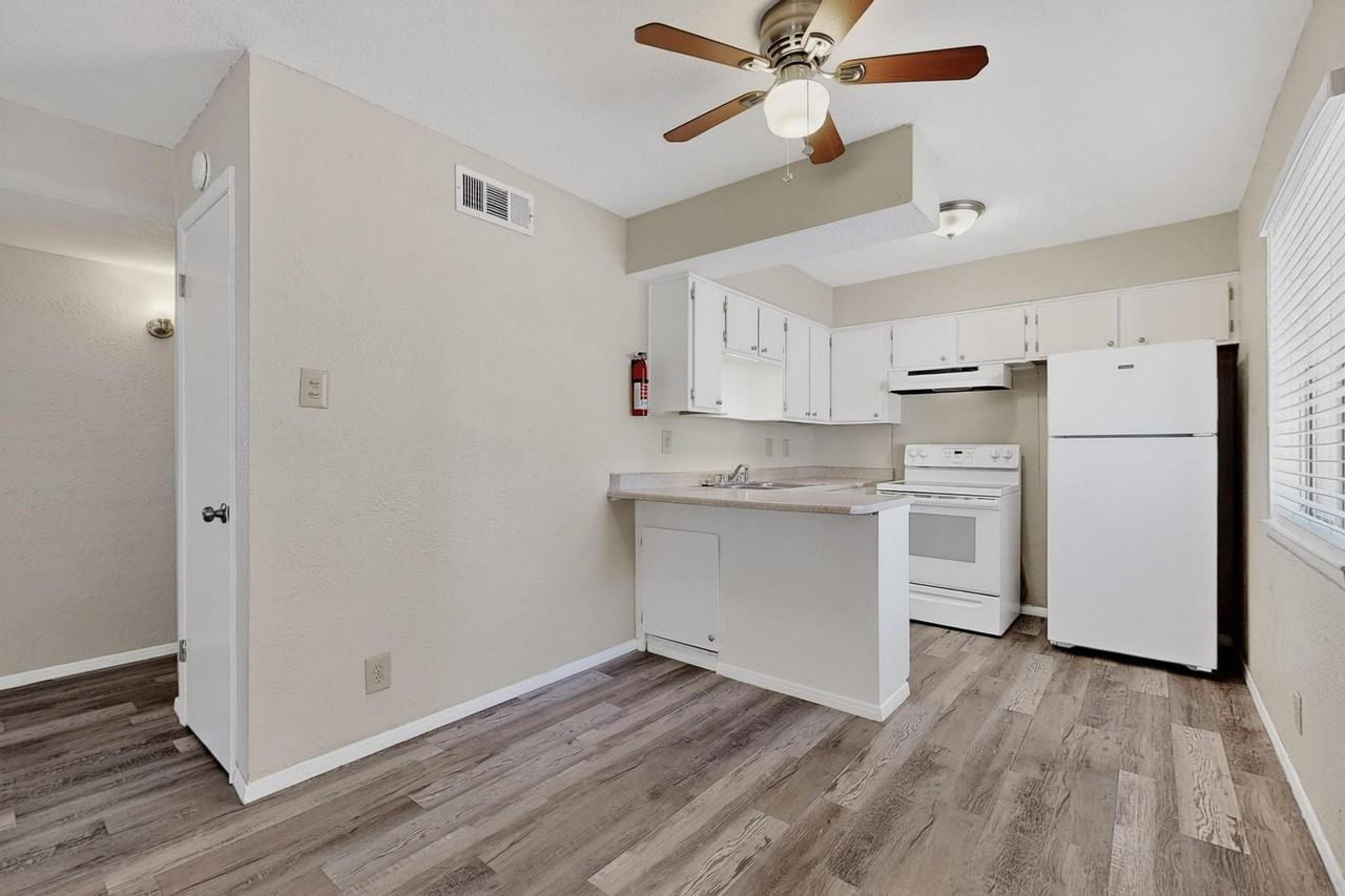 205 Delamar Loop Nw #C - Photo 6 of 21