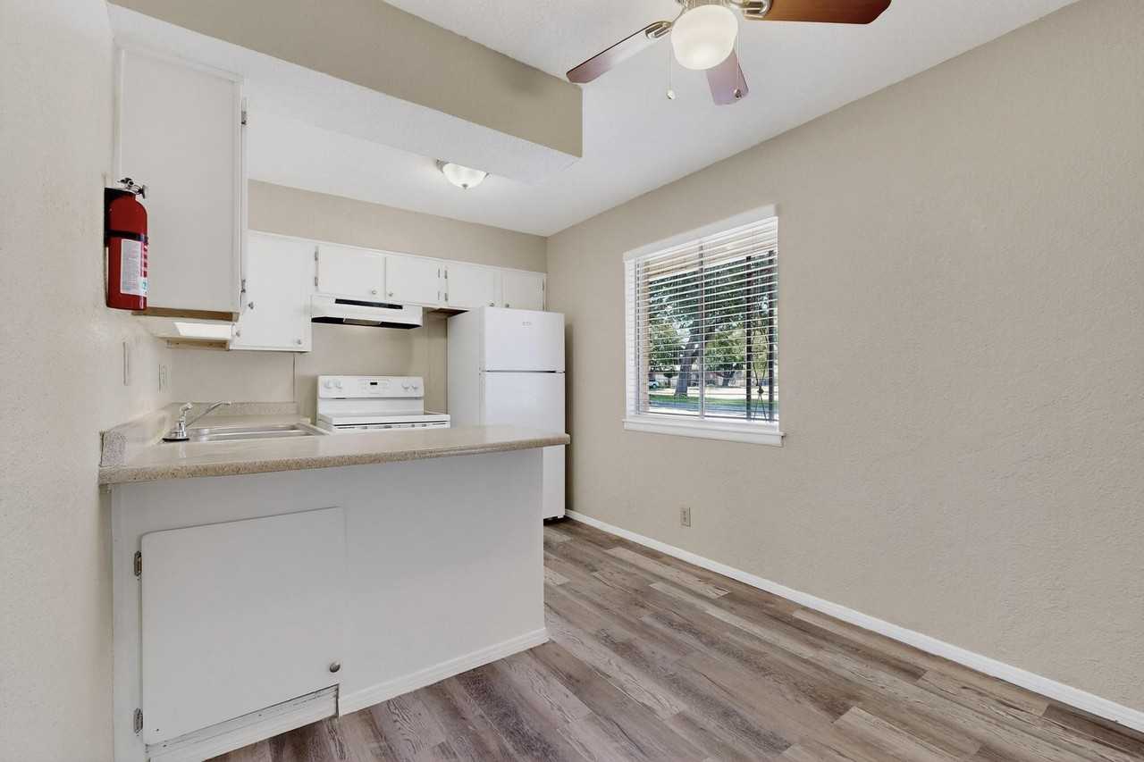 205 Delamar Loop Nw #C - Photo 7 of 21