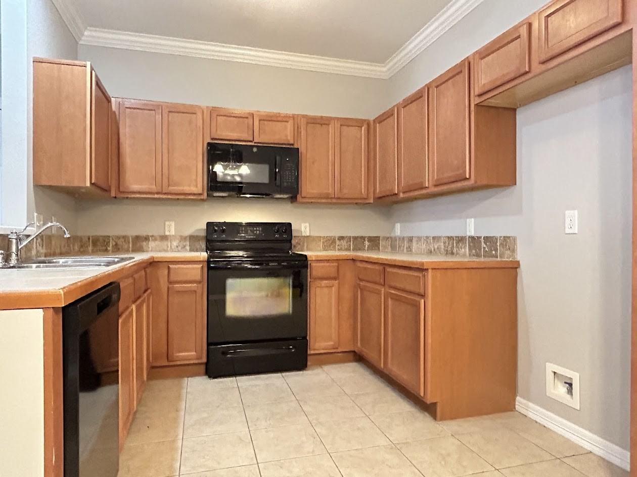 34 S Woodsprings Dr #1 - Photo 2 of 20