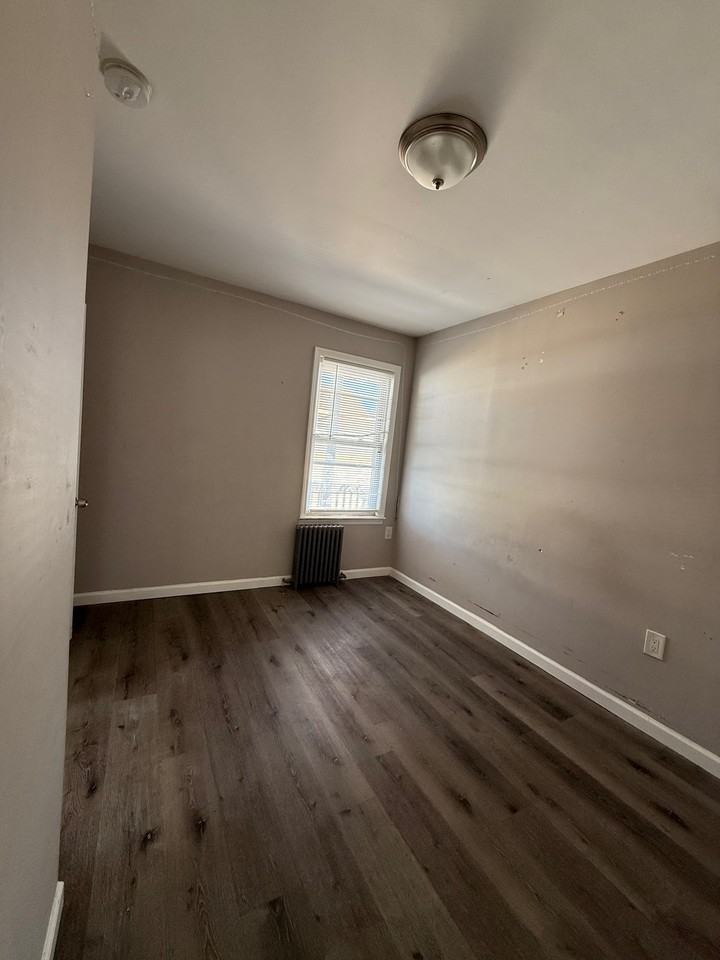 85 Warren St #2 - Photo 7 of 7