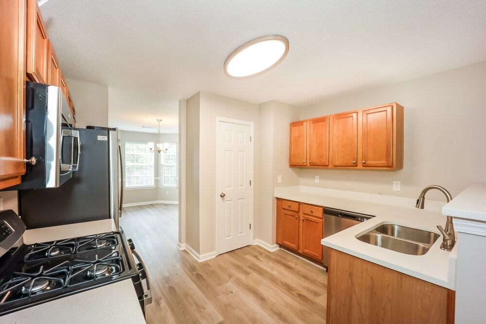 9307 Deer Crossing Dr - Photo 7 of 17