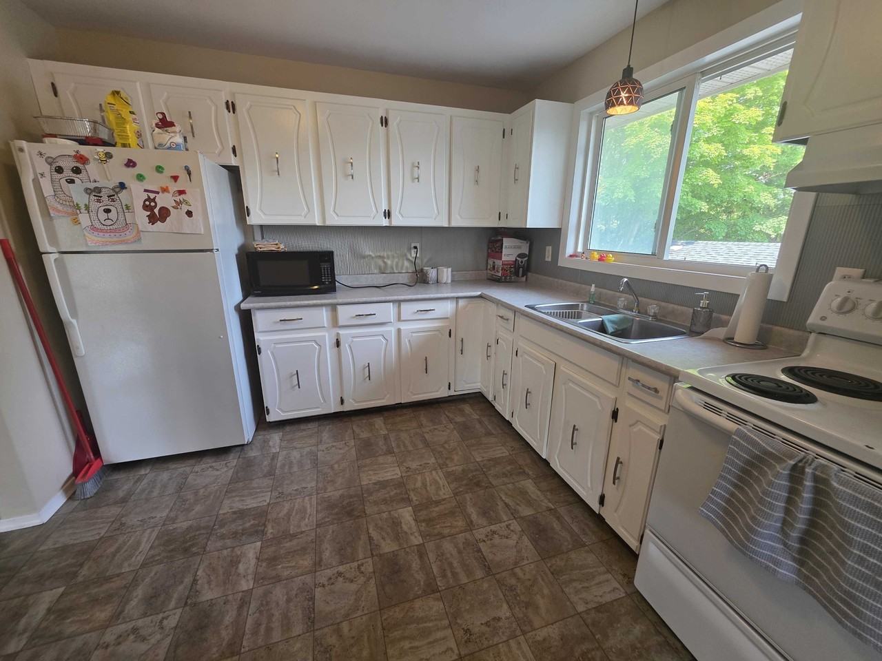 365 Weller Ave #3 - Photo 3 of 12