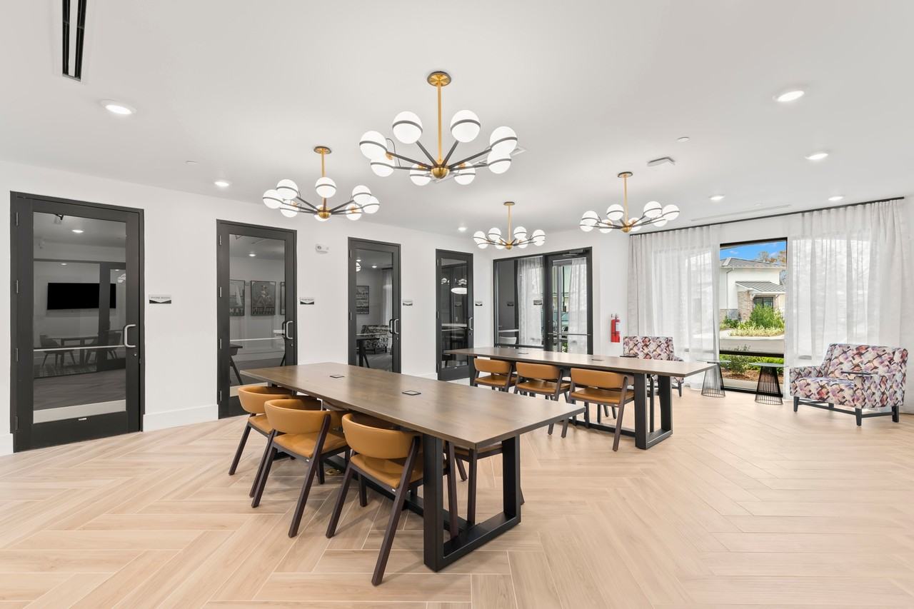 7212 Interbay Blvd #2 - Photo 4 of 18