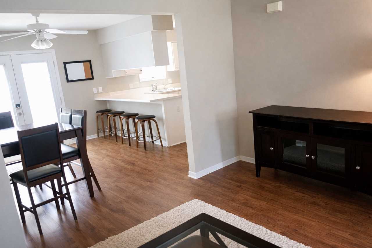 2416 Eaton Ave - Photo 5 of 18