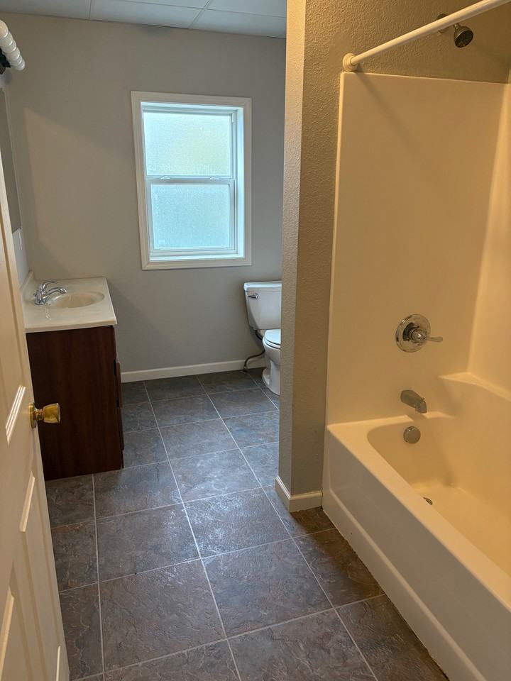 1827/1829 Ogden Ave - 1827 #1827 - Photo 7 of 8