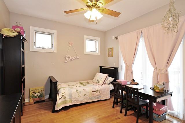 1041 N Marshfield Ave #1 - Photo 6 of 15