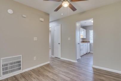 2902 Ridge Ct Apt A #2902A - Photo 6 of 20